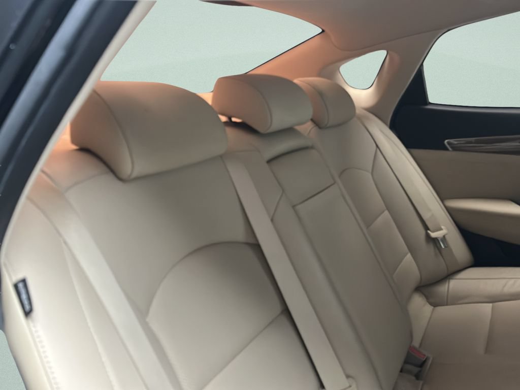 Used 2017 Kia Cadenza Premium FWD image 16