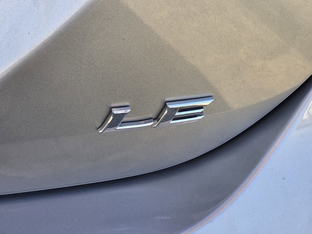 Used 2020 Toyota Camry LE FWD image 10