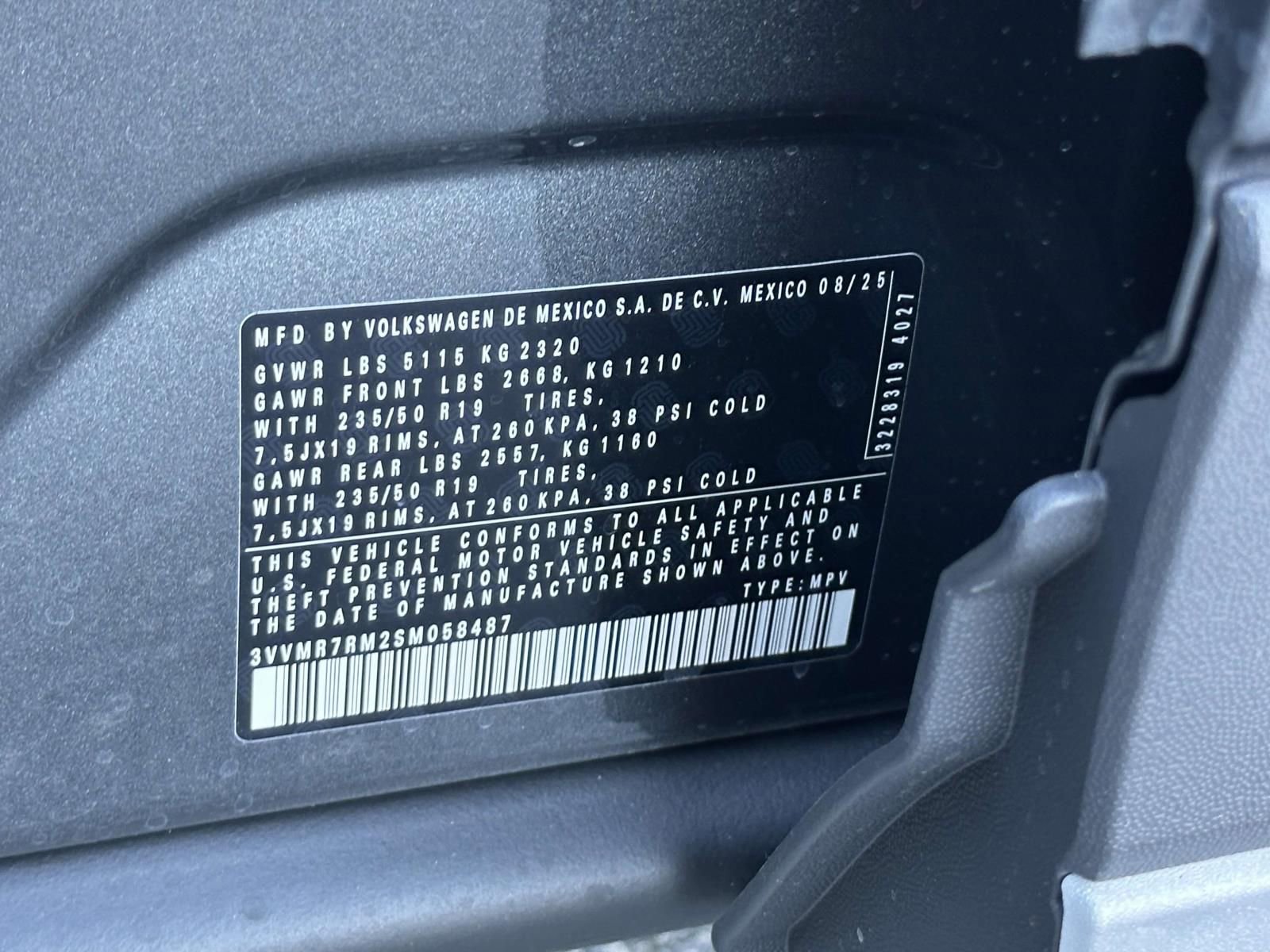 New 2025 Volkswagen Tiguan SE image 16