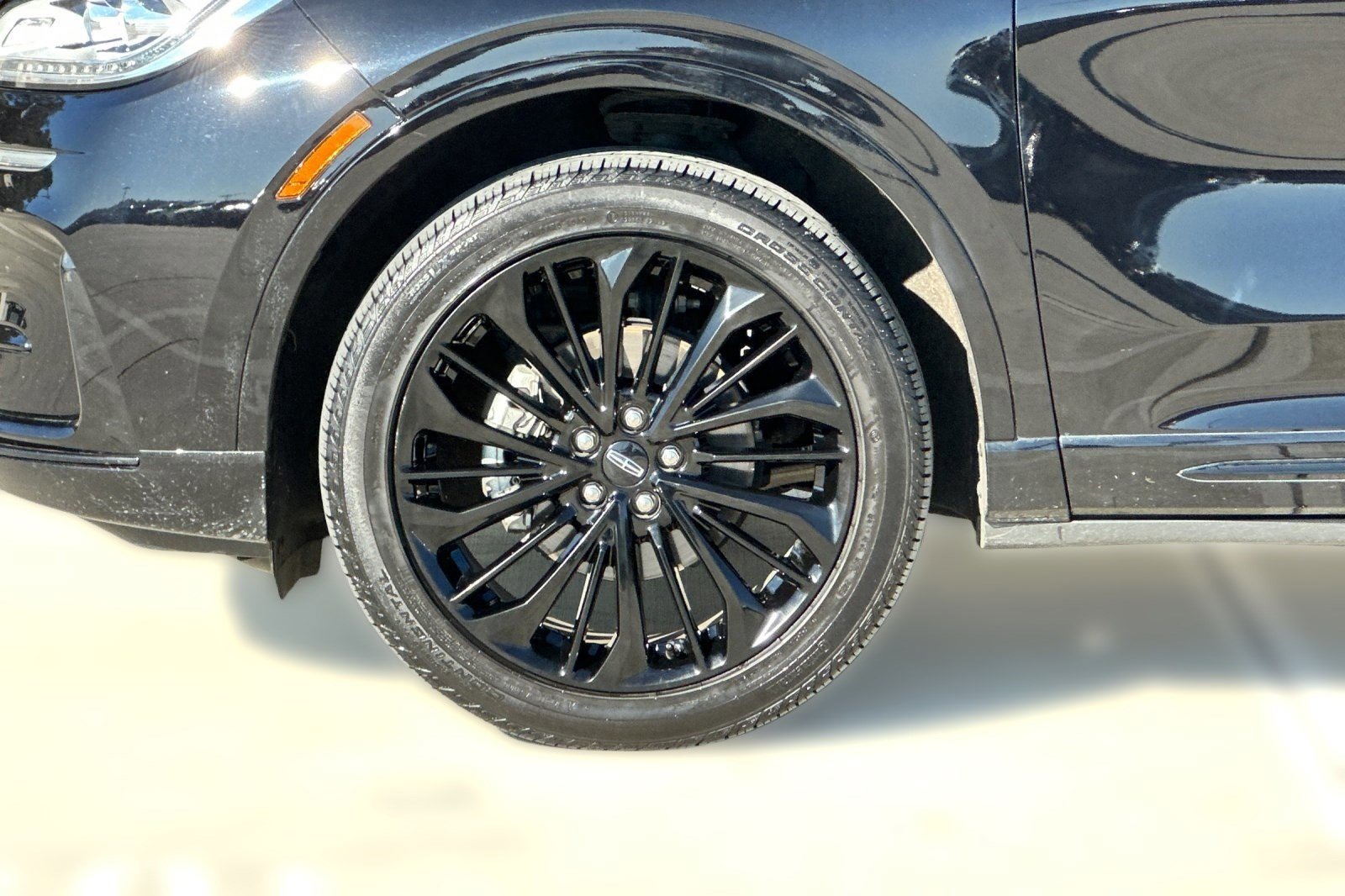 Used 2023 Lincoln Corsair Reserve w/ Jet Appearance Package image 11