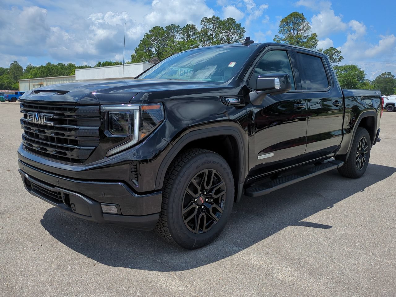 New 2026 GMC Sierra 1500 Elevation w/ Elevation Premium Package AWD/4WD image 8