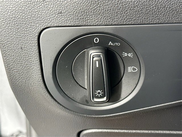 Used 2022 Volkswagen Tiguan SE R-Line image 24