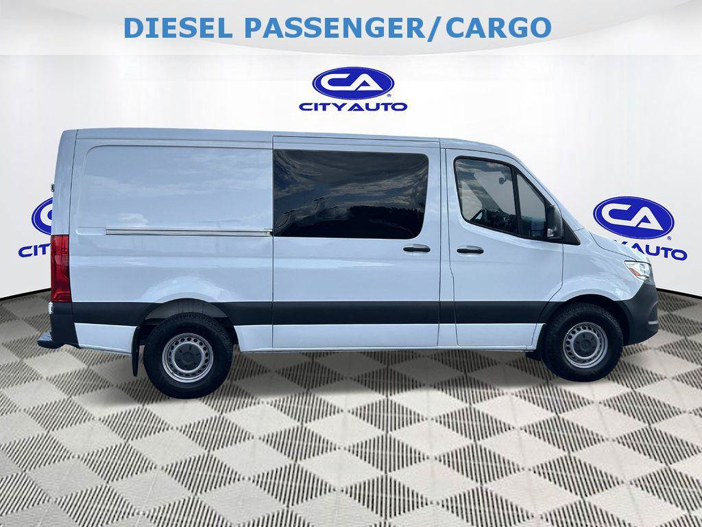 Used 2022 Mercedes-Benz Sprinter 2500 image 2