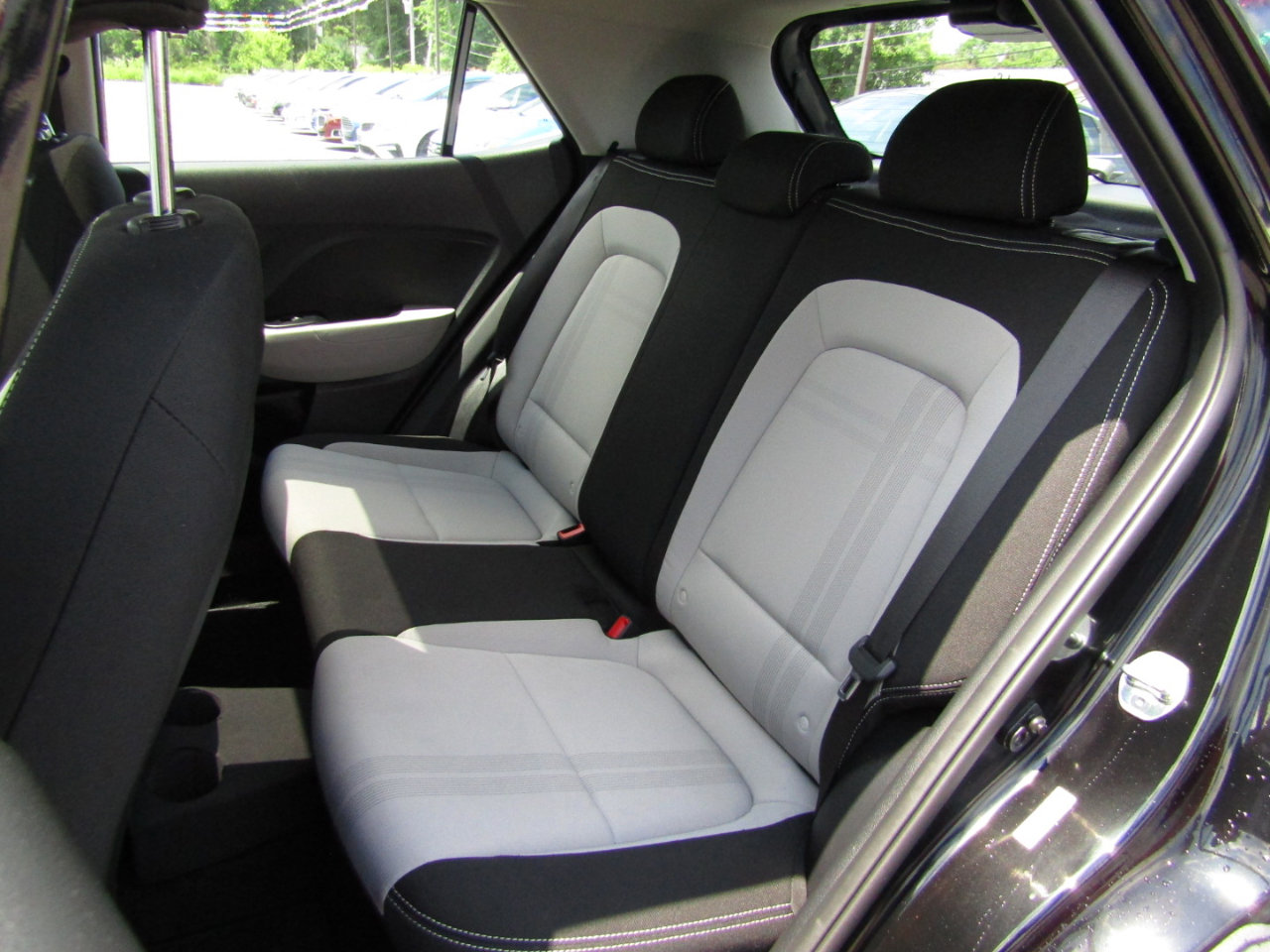 Used 2024 Hyundai Venue SEL image 21