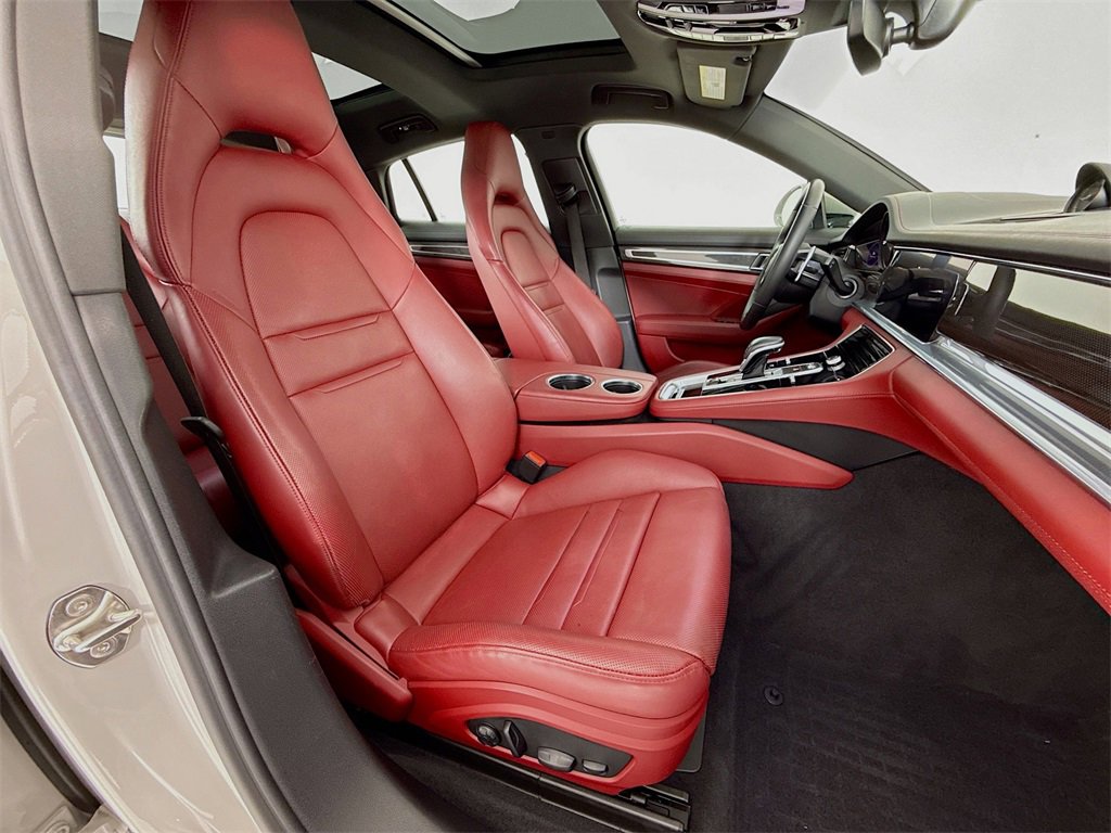 Certified 2023 Porsche Panamera image 31