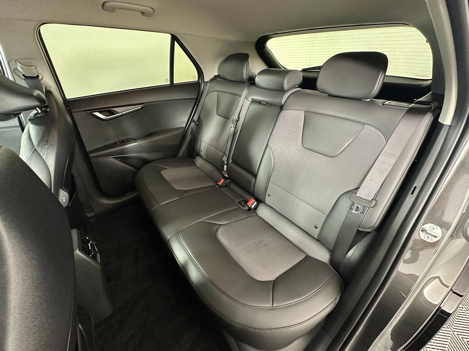Used 2025 Kia Niro Wind w/ Wind Preserve Package FWD image 29