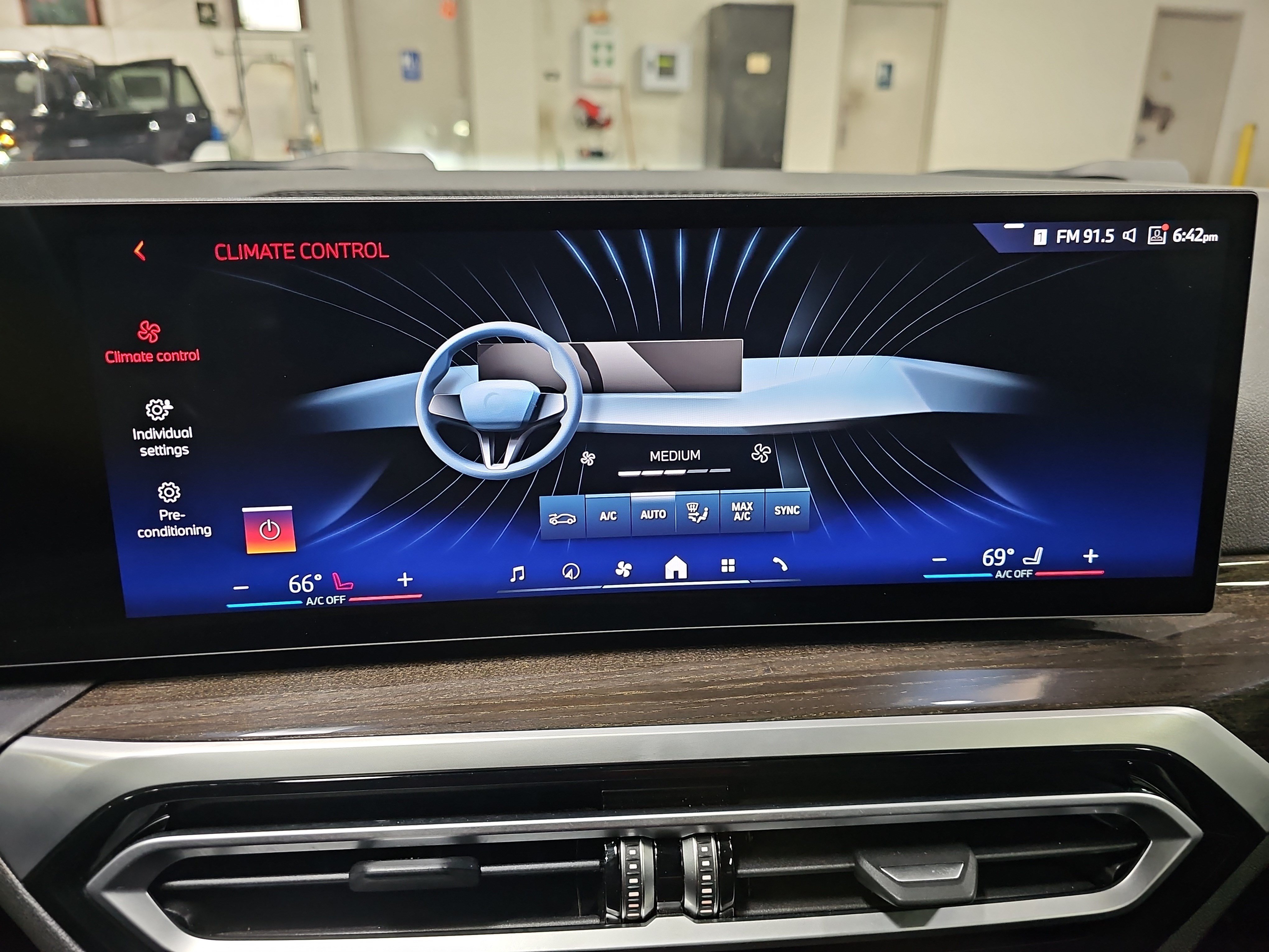 Used 2024 BMW i4 eDrive40 w/ Premium Package RWD image 21