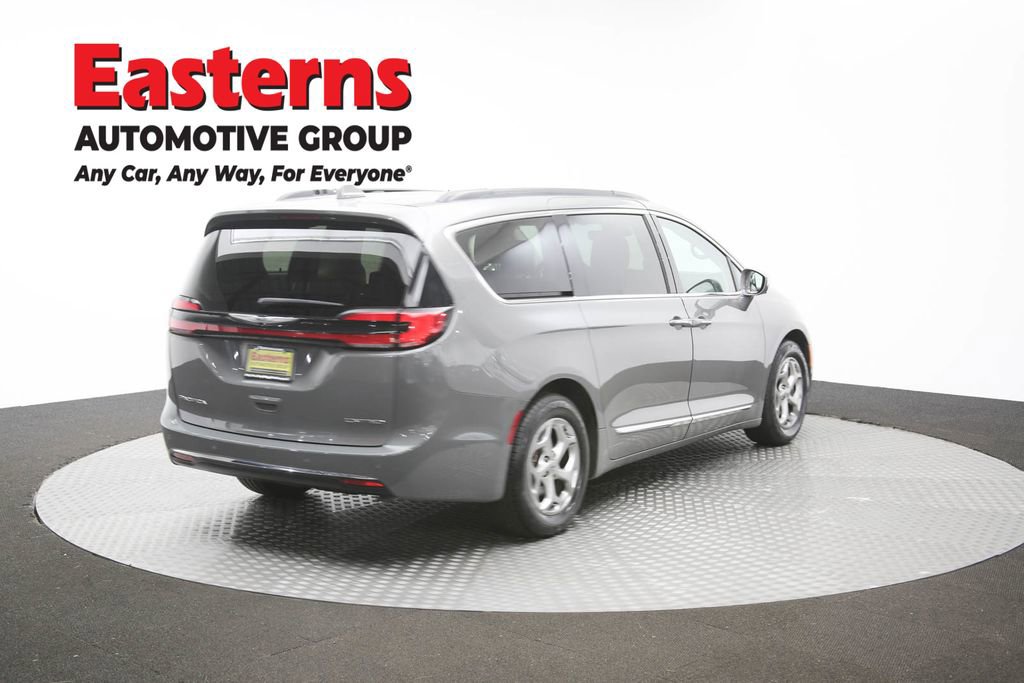 Used 2022 Chrysler Pacifica Limited FWD image 38