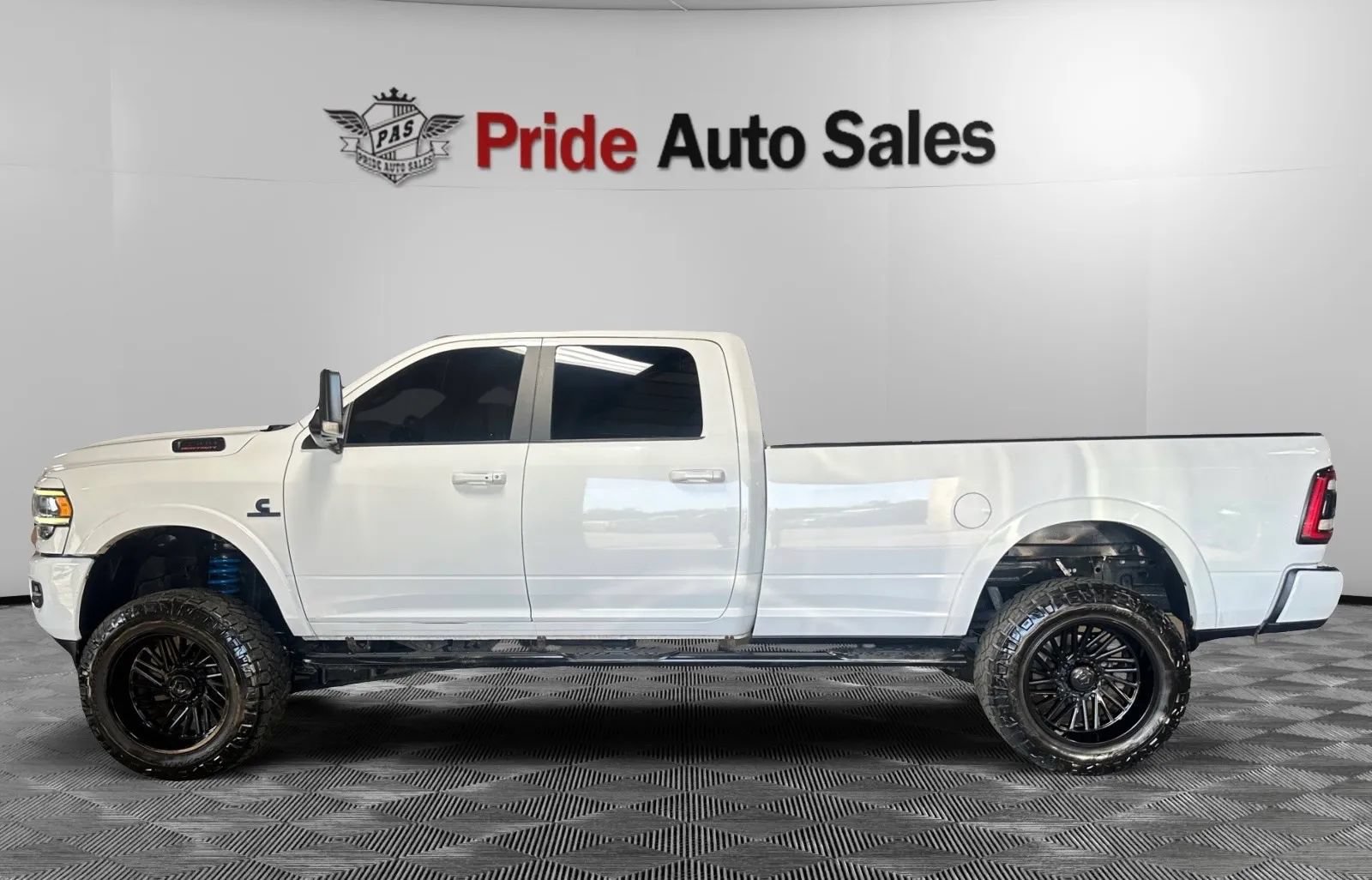 Used 2020 RAM 2500 Laramie AWD/4WD image 4