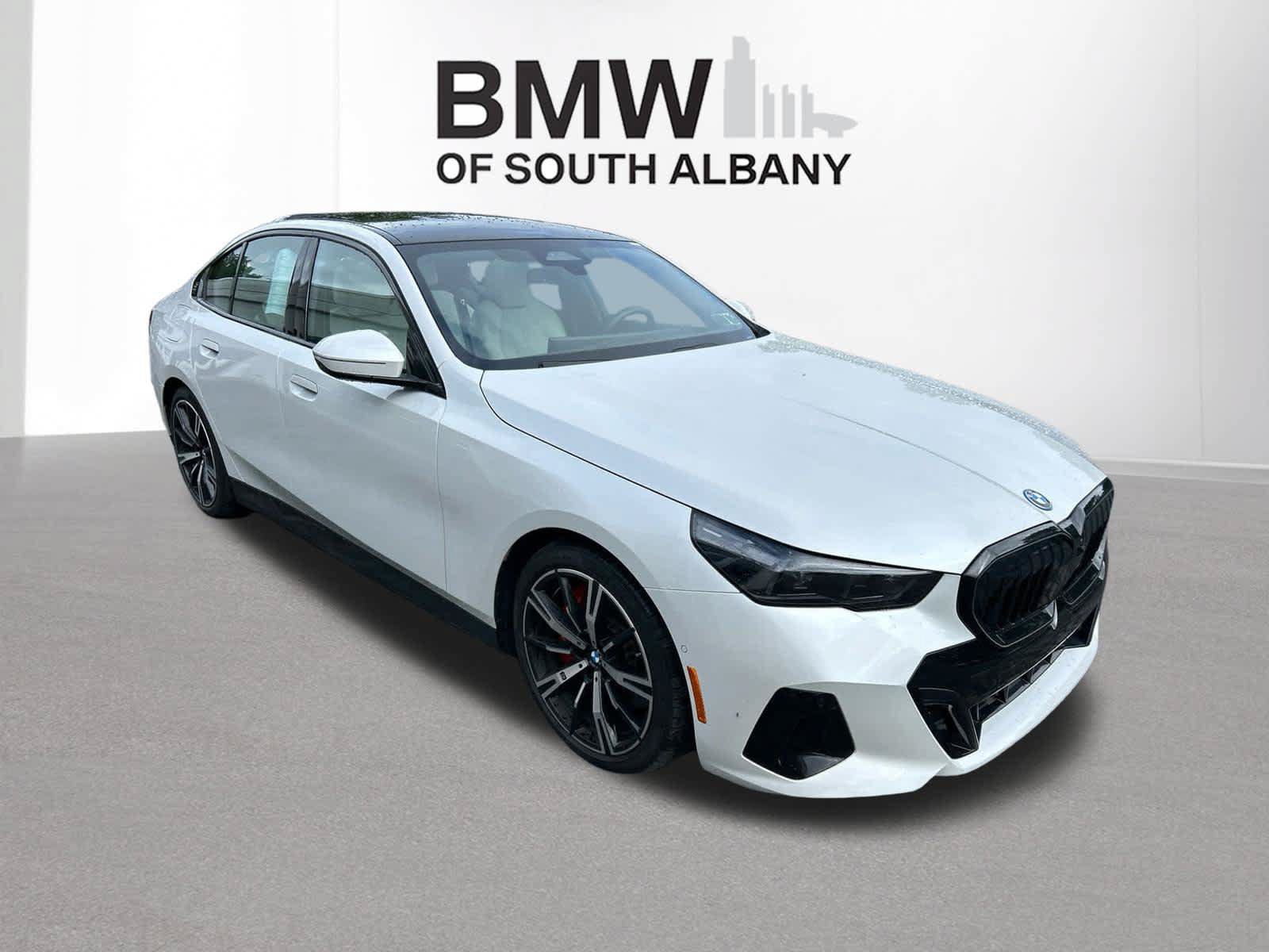 Used 2026 BMW 550e xDrive w/ Premium Package AWD/4WD image 7