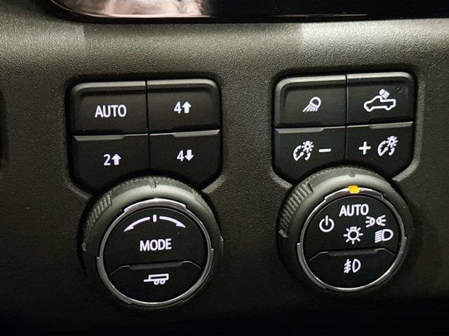 Used 2024 Chevrolet Silverado 1500 High Country w/ Midnight Edition AWD/4WD image 11