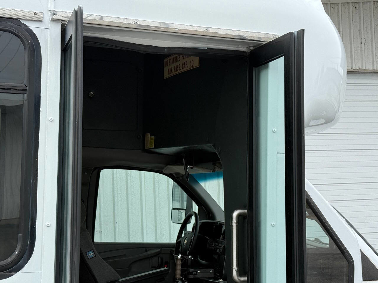 Used 2014 Chevrolet Express 3500 w/ Shuttle Bus Package RWD image 32