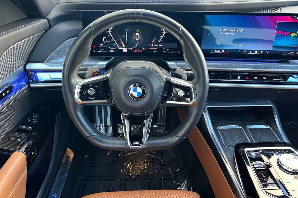 Used 2023 BMW 740i image 15