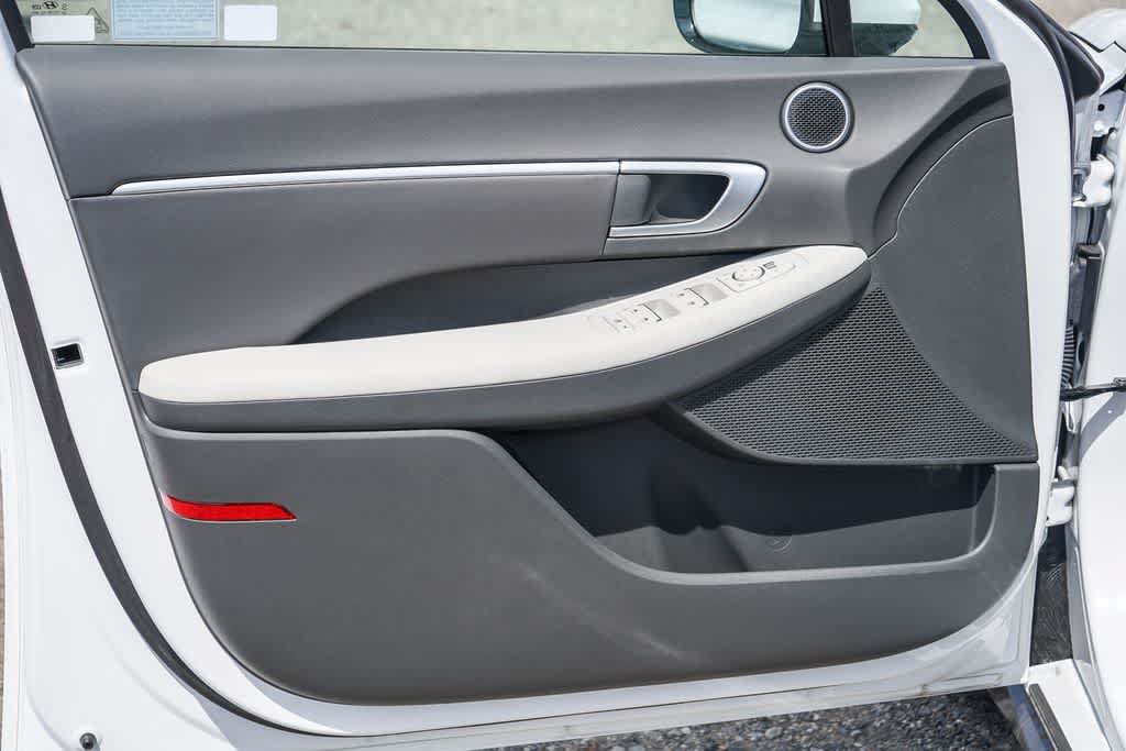 New 2026 Hyundai Sonata SEL FWD image 18
