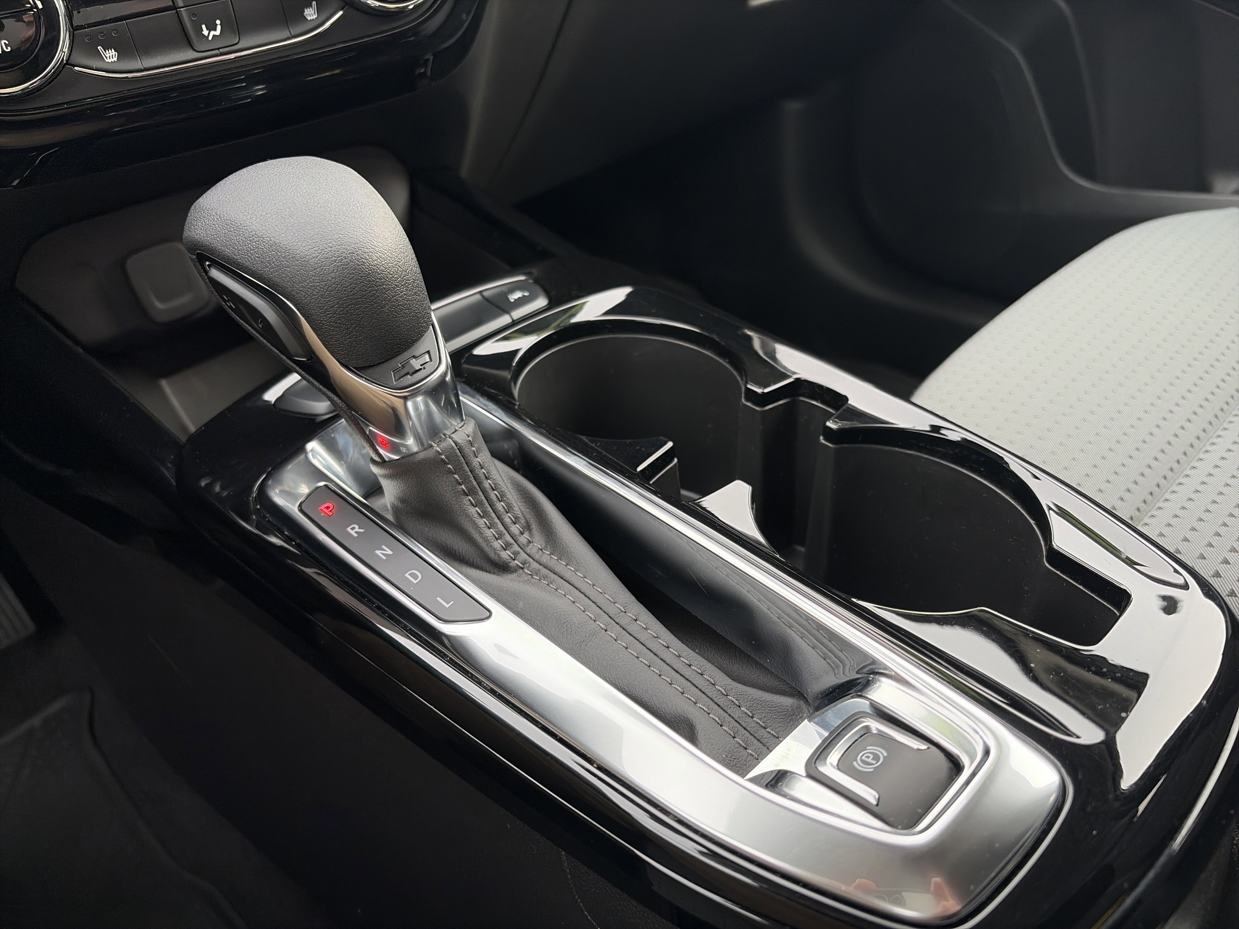 Used 2024 Chevrolet Trax LT w/ Driver Confidence Package image 23