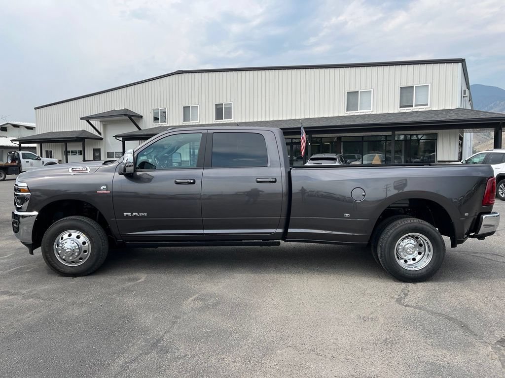 New 2026 RAM 3500 Laramie AWD/4WD image 8