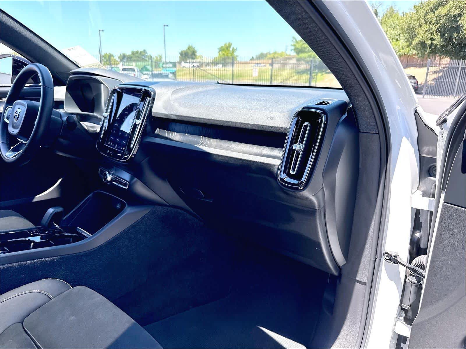 Used 2023 Volvo C40 P8 Recharge Ultimate AWD/4WD image 19