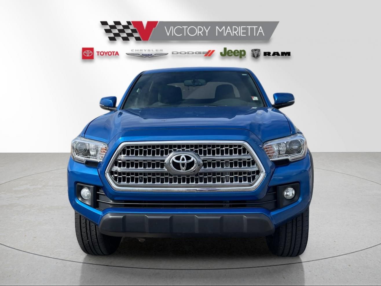 Used 2017 Toyota Tacoma TRD Off-Road w/ Tow Package AWD/4WD image 8
