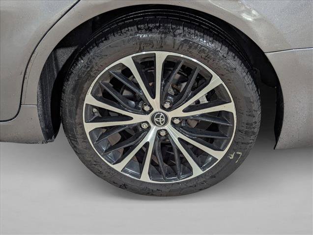 Used 2019 Toyota Camry SE FWD image 9