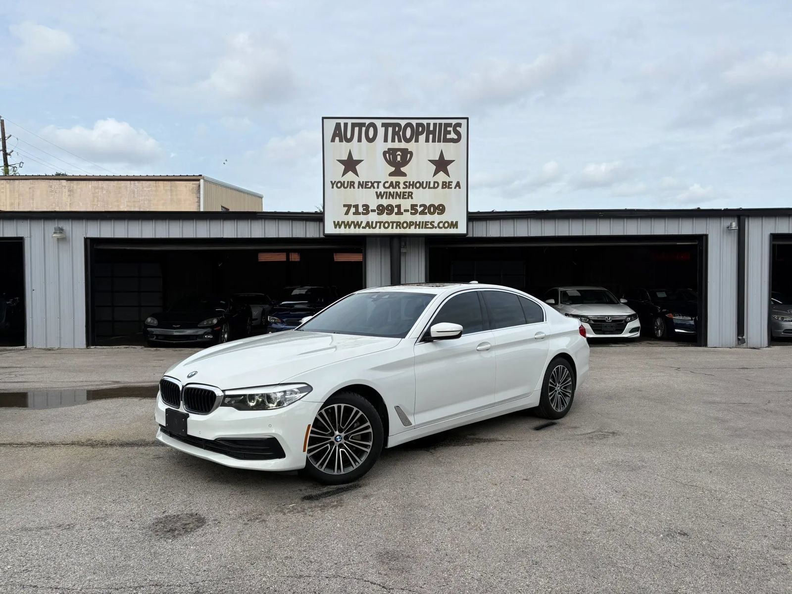 Used 2019 BMW 530i xDrive w/ Convenience Package AWD/4WD image 1