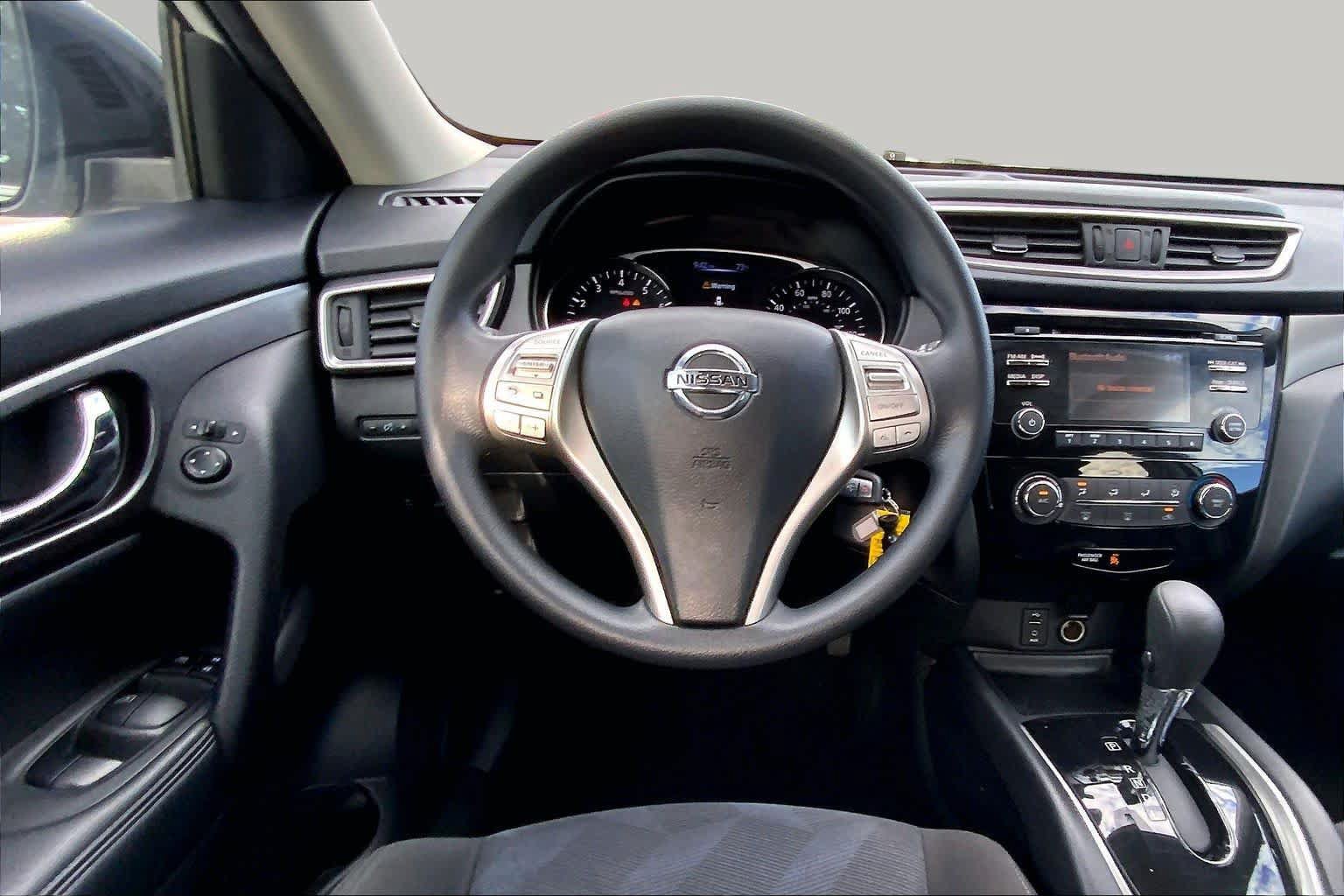 Used 2016 Nissan Rogue S w/ Appearance Package FWD image 6