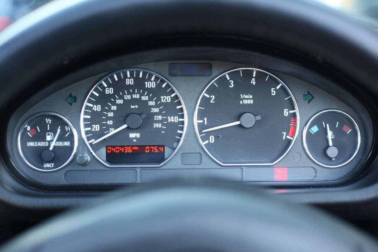 Used 2002 BMW Z3 2.5i image 16