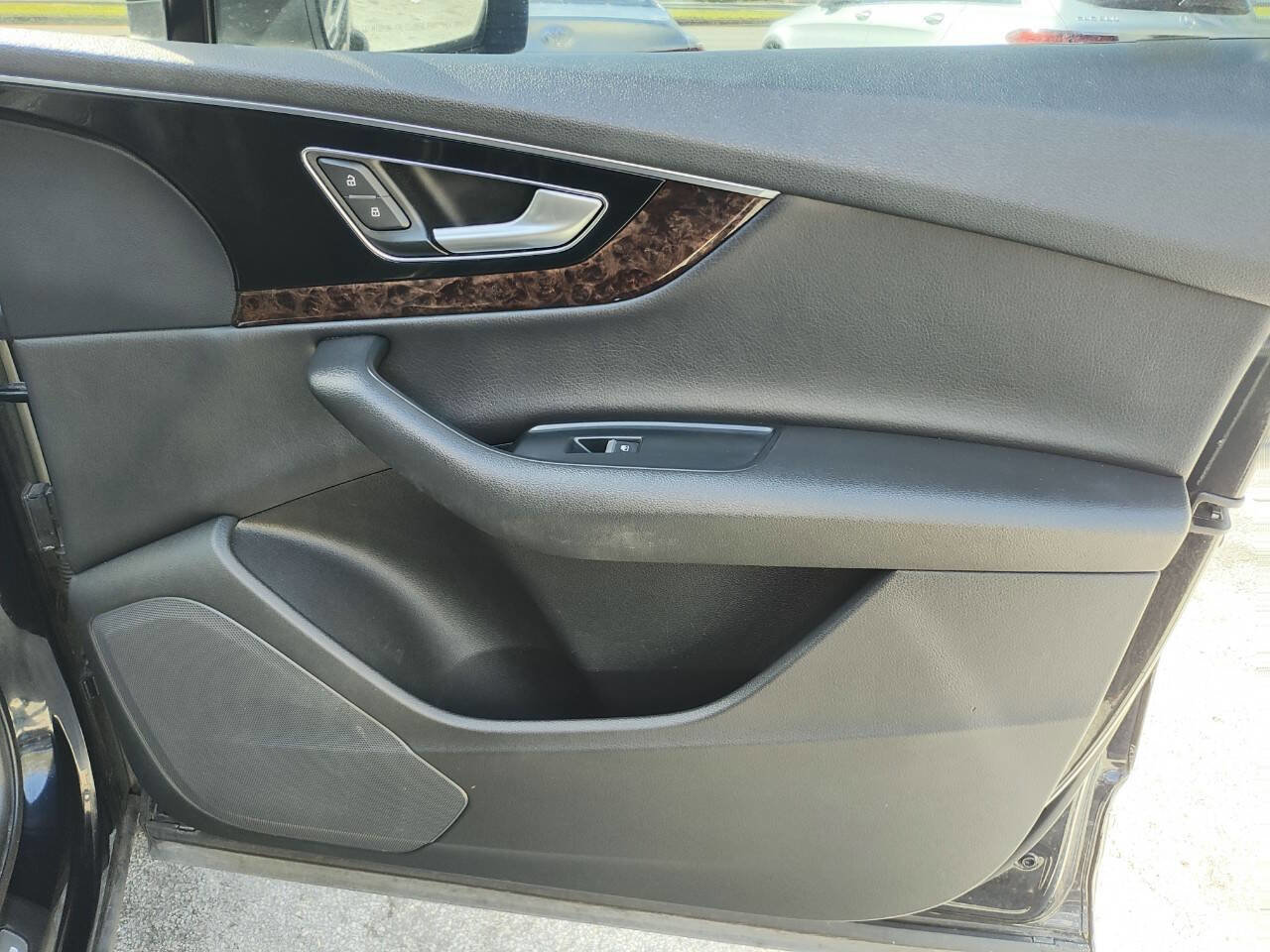 Used 2017 Audi Q7 3.0T Premium image 53