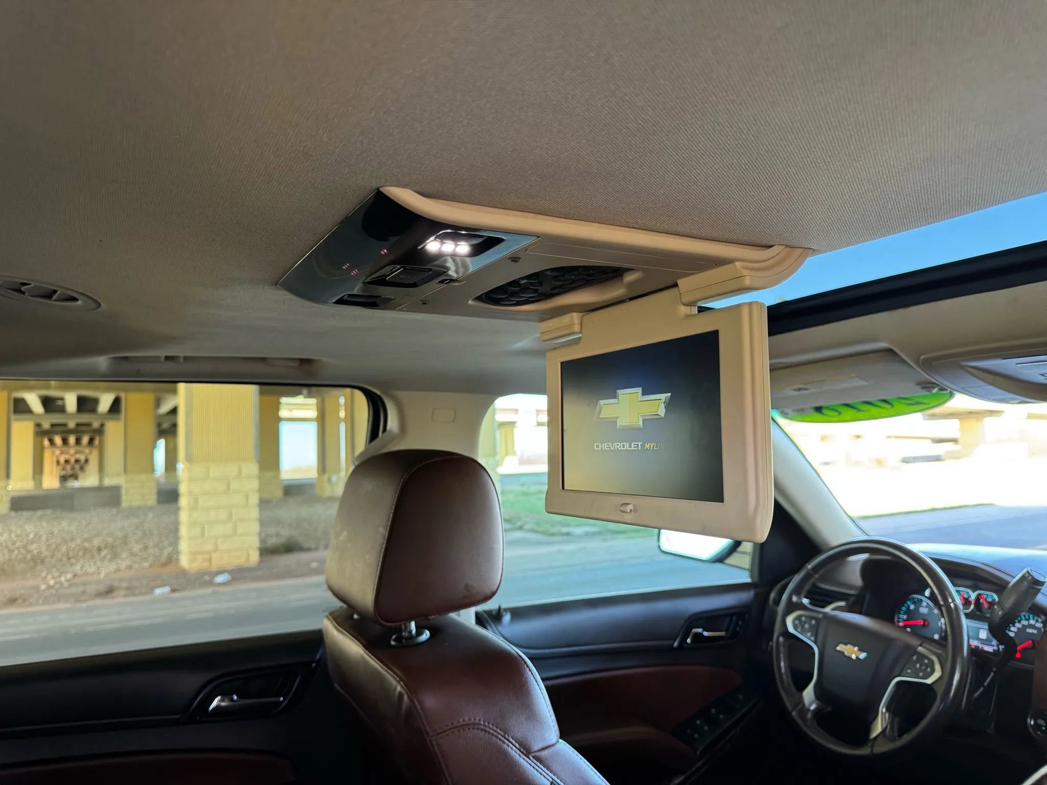 Used 2018 Chevrolet Suburban Premier image 29