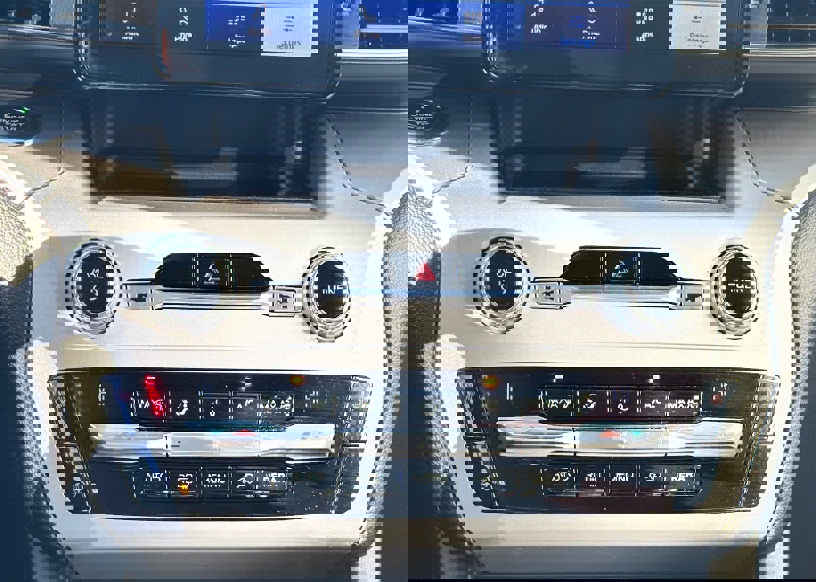 Certified 2021 Ford Explorer XLT w/ Equipment Group 202A image 58