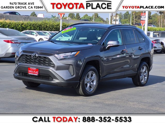 Used 2025 Toyota RAV4 XLE FWD image 1