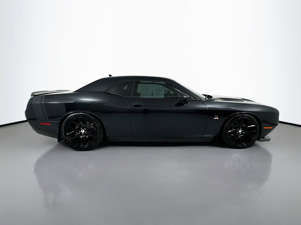 Used 2015 Dodge Challenger R/T Scat Pack w/ Scat Pack Appearance Package RWD image 9