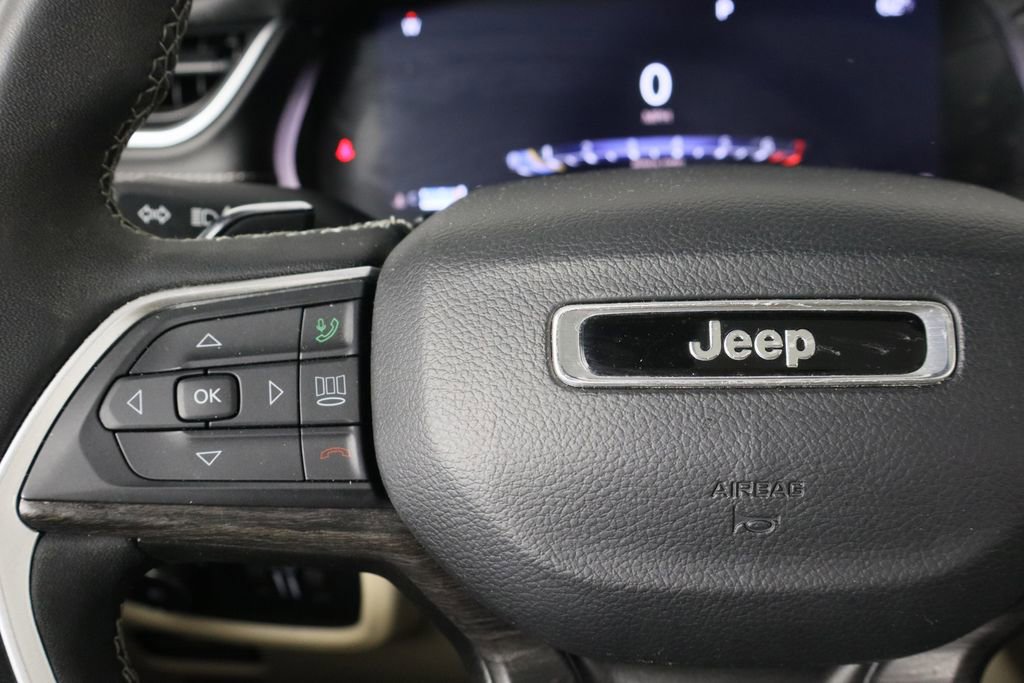 Used 2023 Jeep Grand Cherokee Limited image 25