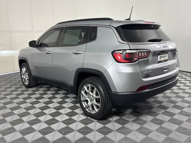 Used 2022 Jeep Compass Latitude AWD/4WD image 8
