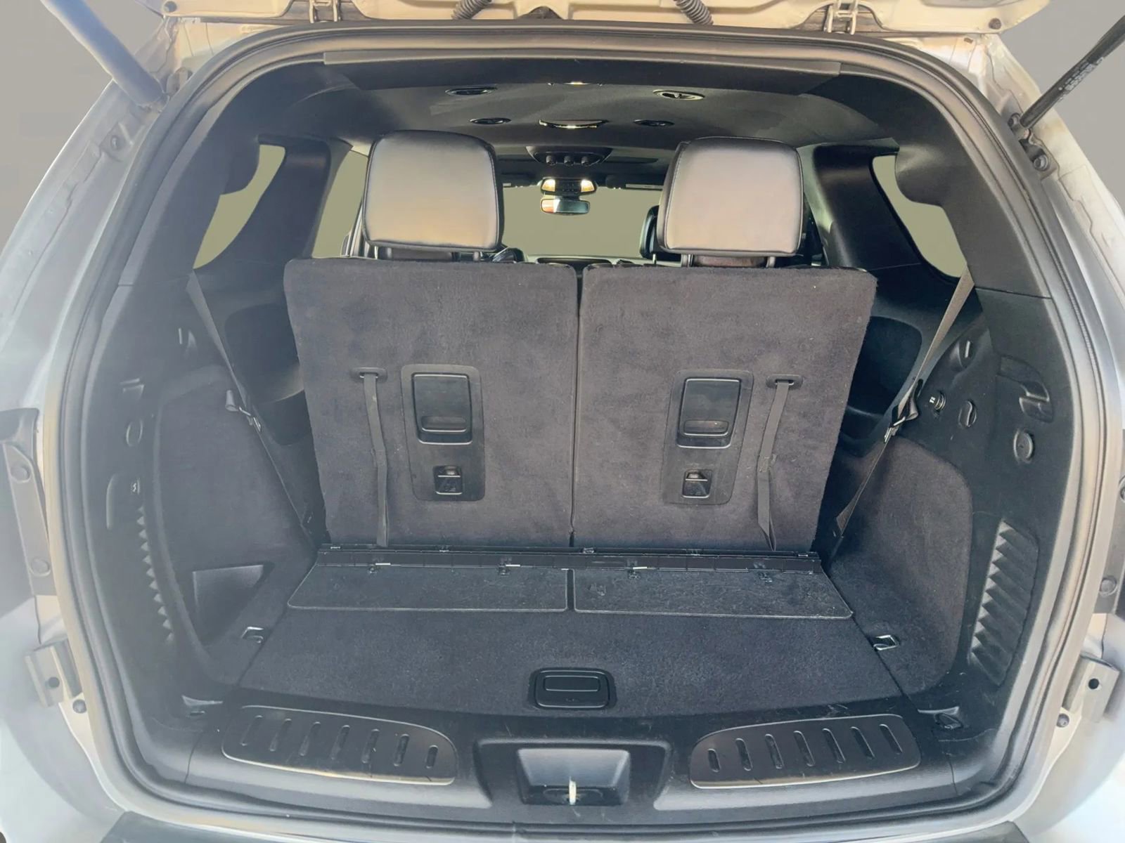Used 2017 Dodge Durango R/T AWD/4WD image 16