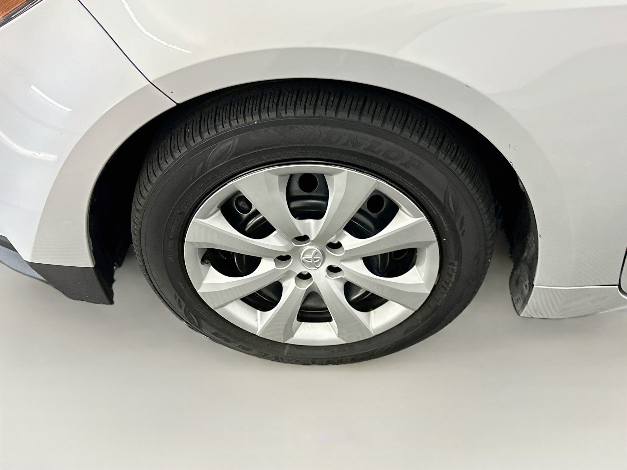 Used 2025 Toyota Corolla LE FWD image 11