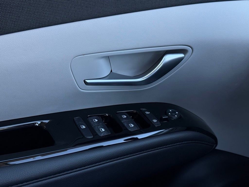 Used 2023 Hyundai Tucson Limited w/ Cargo Package image 20