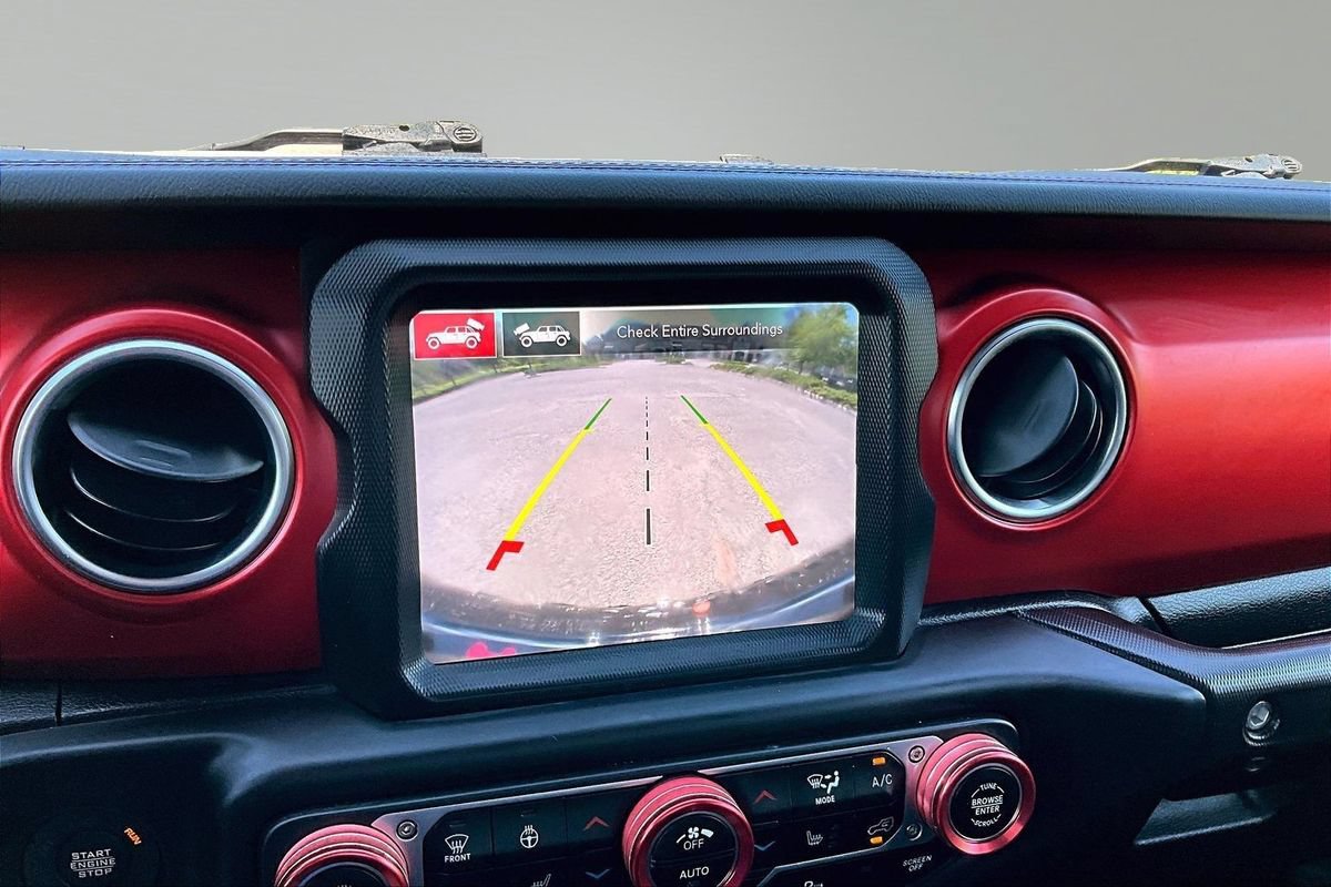 Used 2021 Jeep Wrangler Unlimited Rubicon AWD/4WD image 27