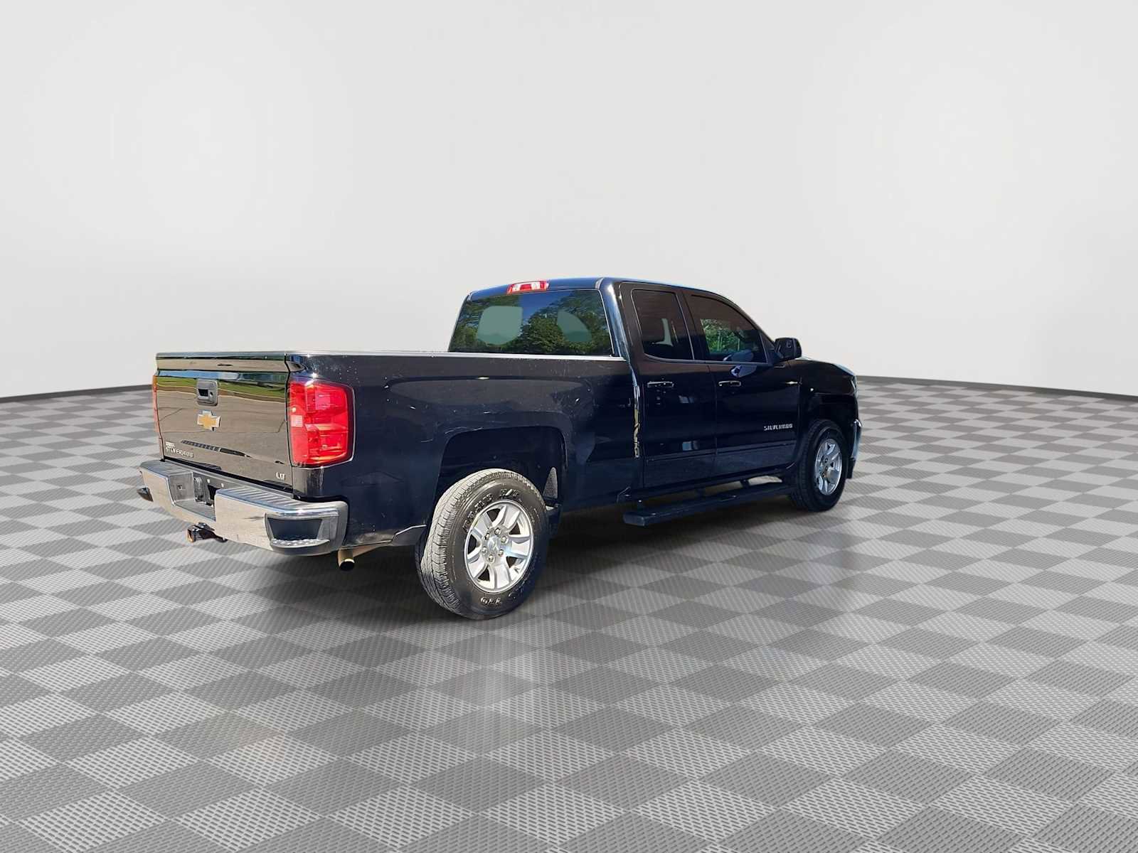 Used 2019 Chevrolet Silverado 1500 LT RWD image 8