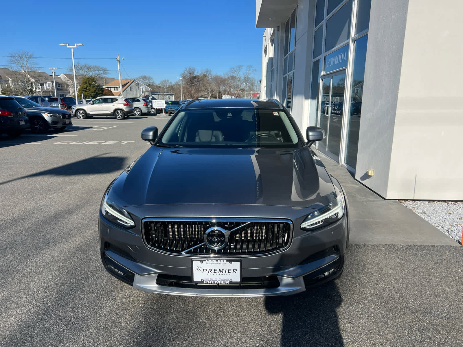 Used 2018 Volvo V90 T5 Cross Country w/ Convenience Package image 4