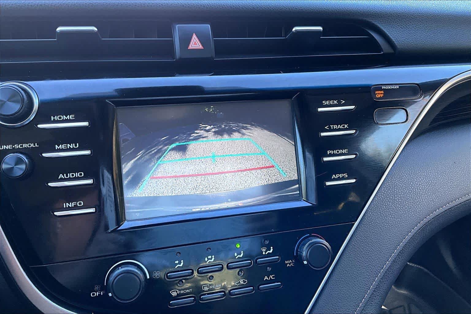 Used 2018 Toyota Camry LE FWD image 29