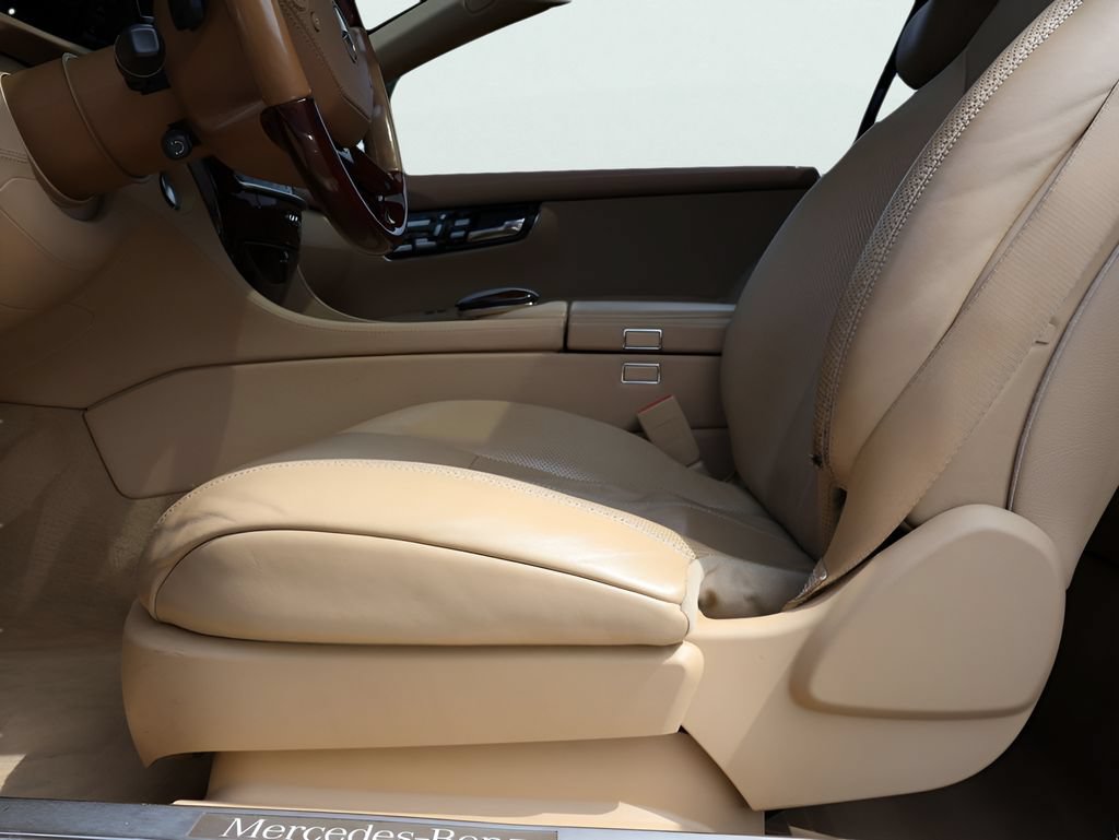 Used 2011 Mercedes-Benz CL 550 4MATIC image 36