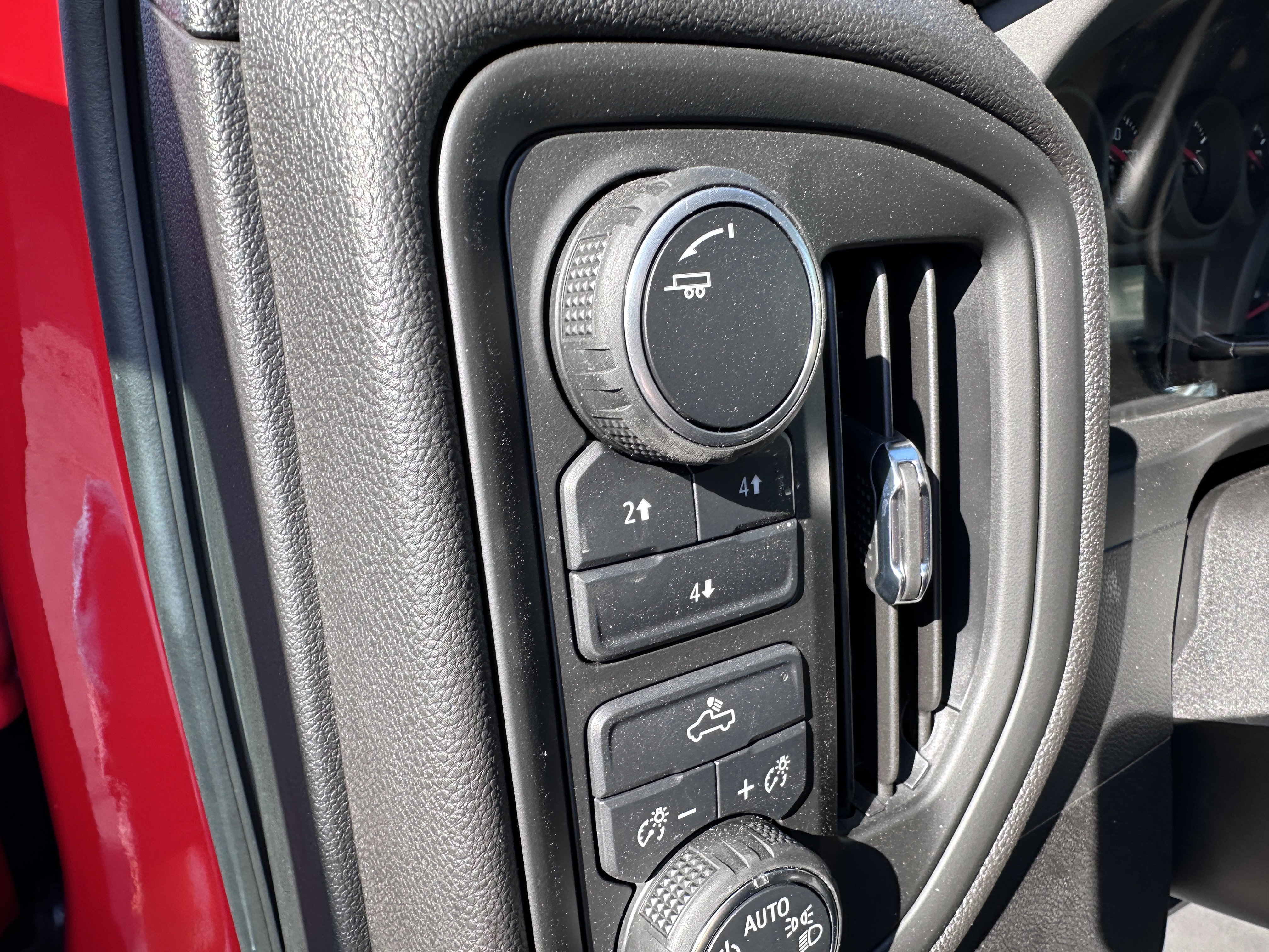 Used 2025 Chevrolet Silverado 2500 Custom image 14