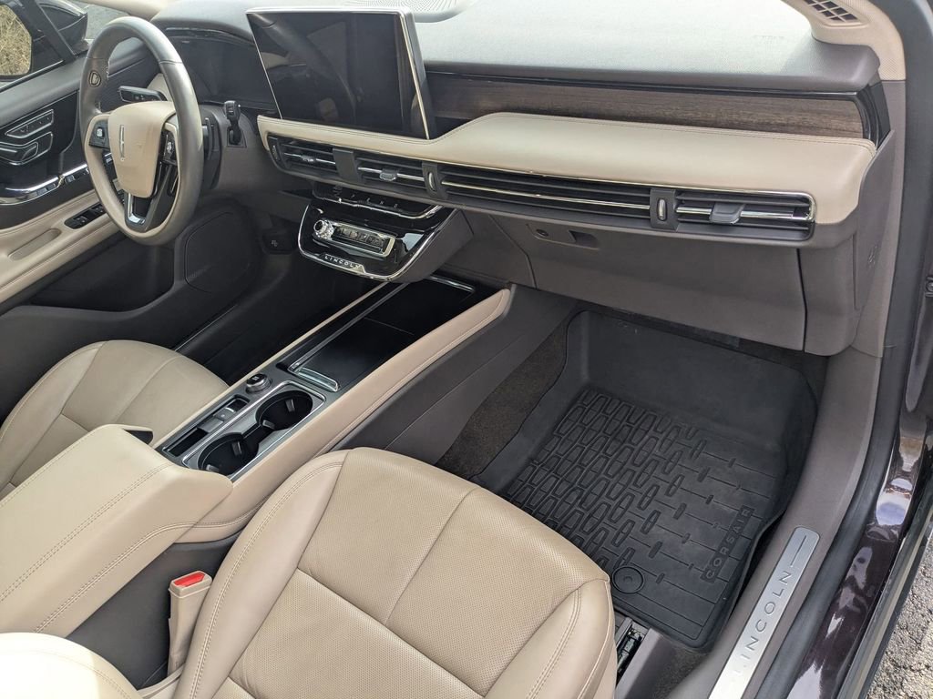 Used 2023 Lincoln Corsair Reserve image 21
