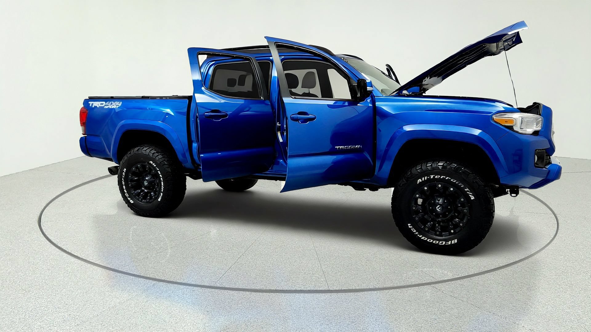 Used 2017 Toyota Tacoma TRD Sport AWD/4WD image 14