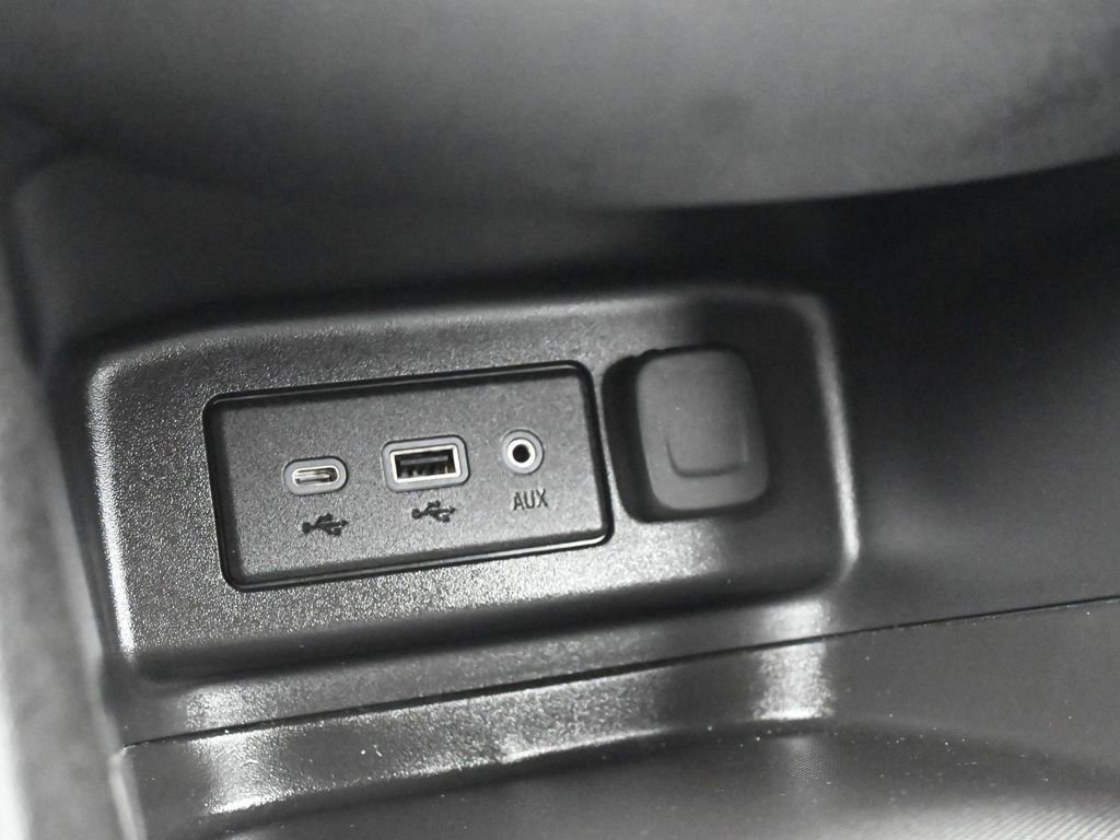 Used 2023 Chevrolet Equinox LT image 24