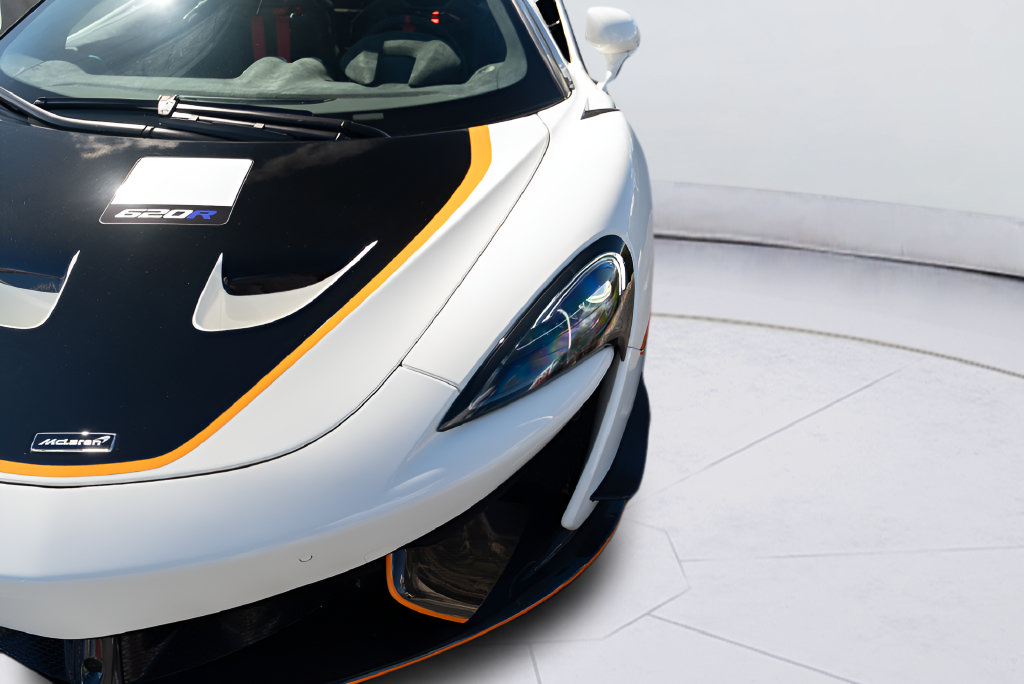 Used 2020 McLaren 620R RWD image 17