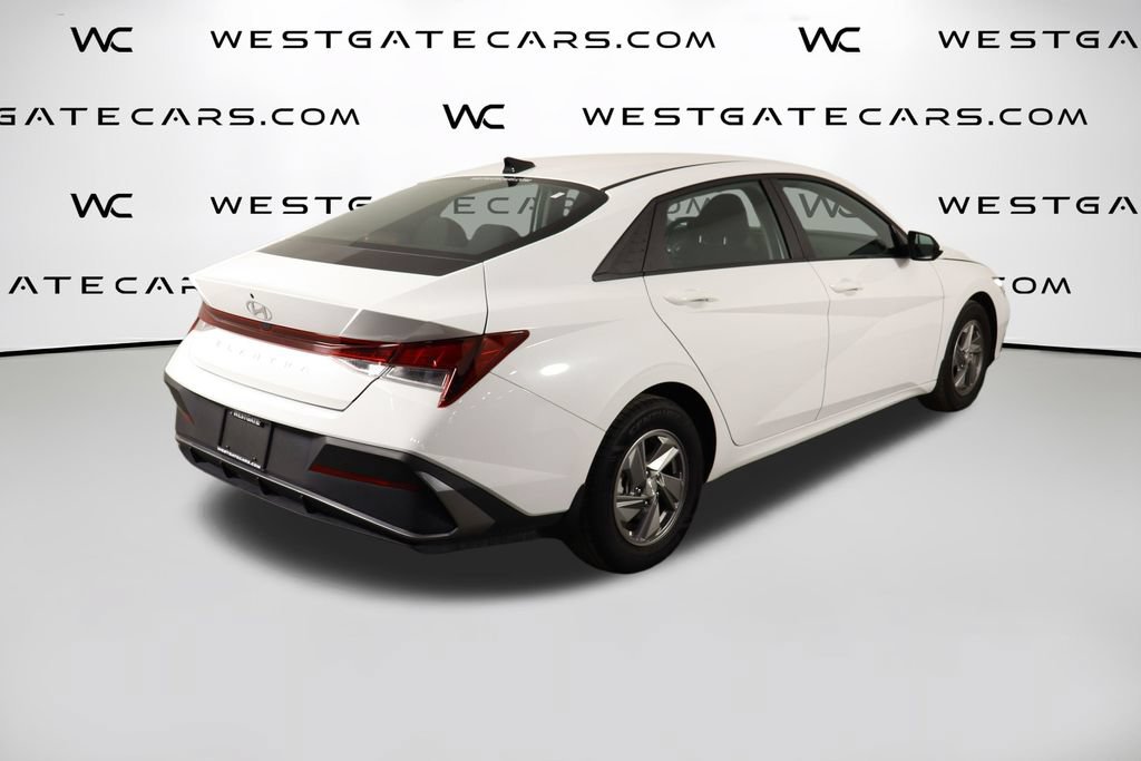 Used 2025 Hyundai Elantra SE FWD image 39