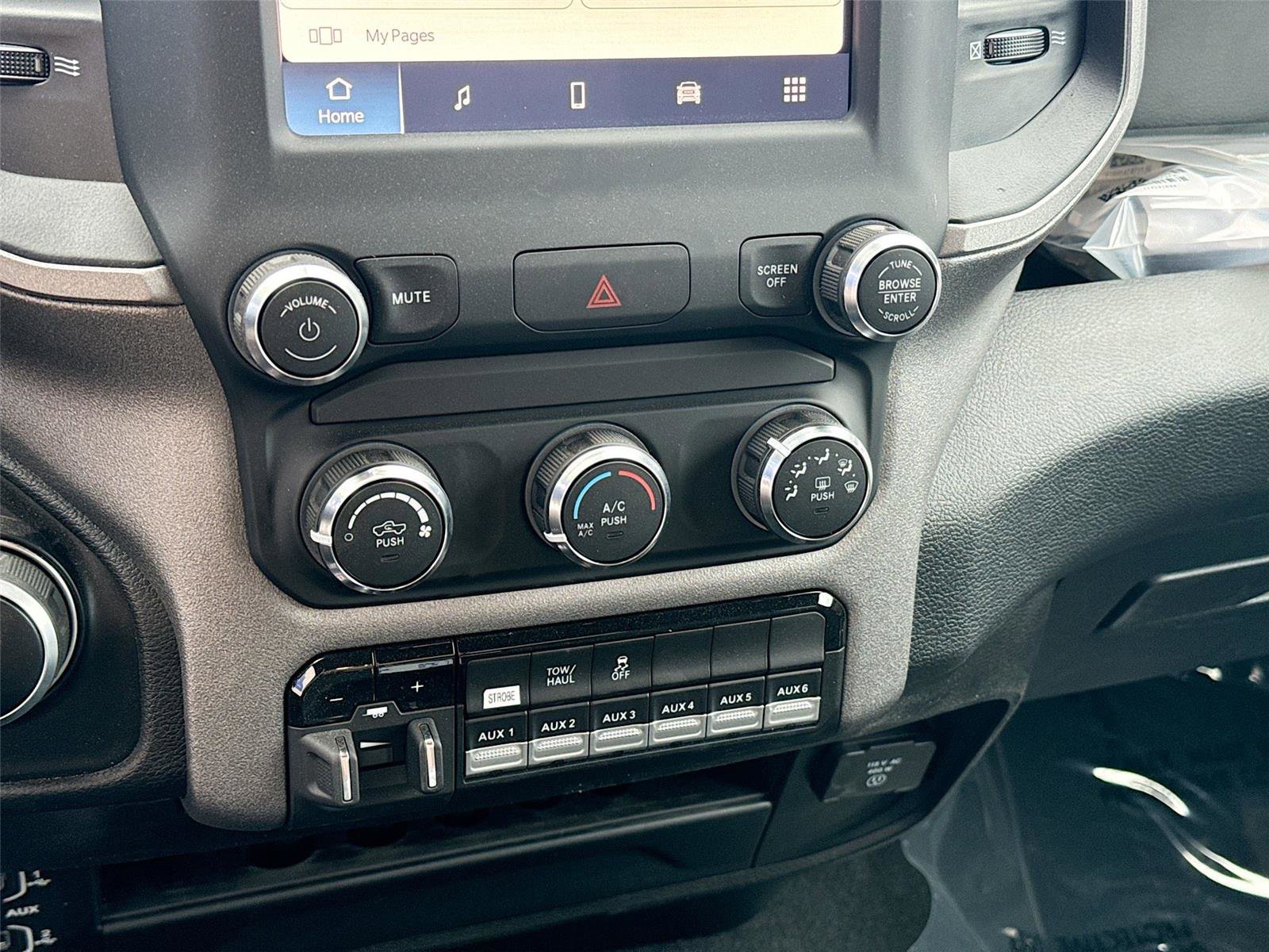 New 2024 RAM 2500 Tradesman w/ Chrome Appearance Group image 10