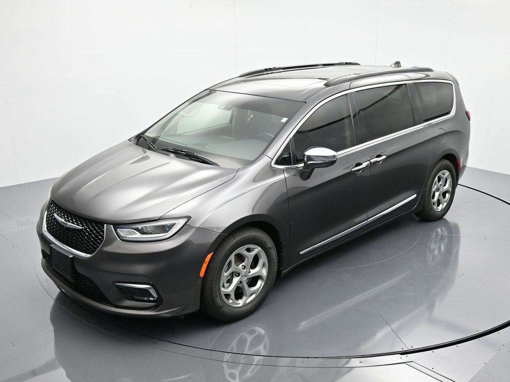 Used 2022 Chrysler Pacifica Limited image 29
