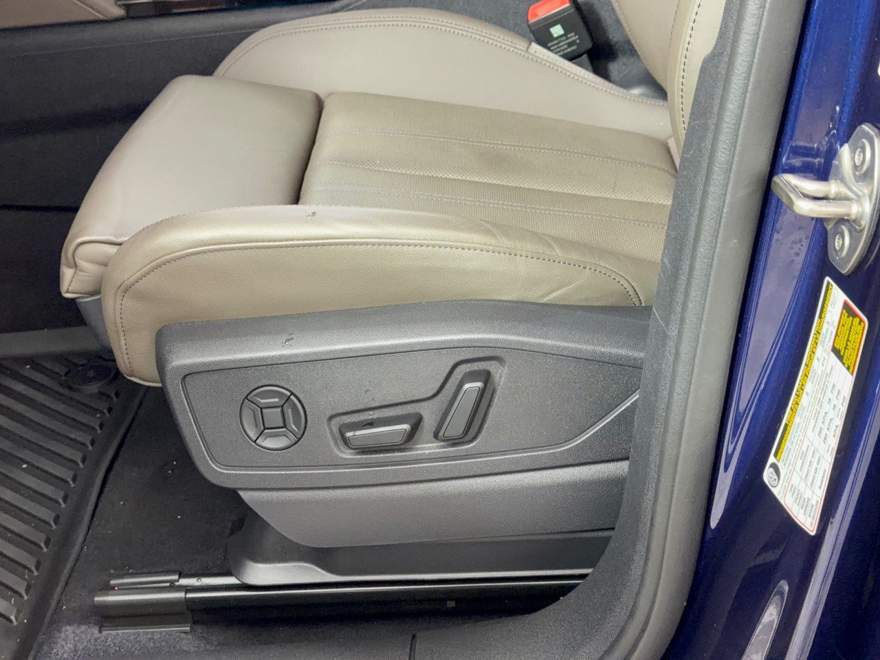 Certified 2025 Audi Q5 Premium AWD/4WD image 16